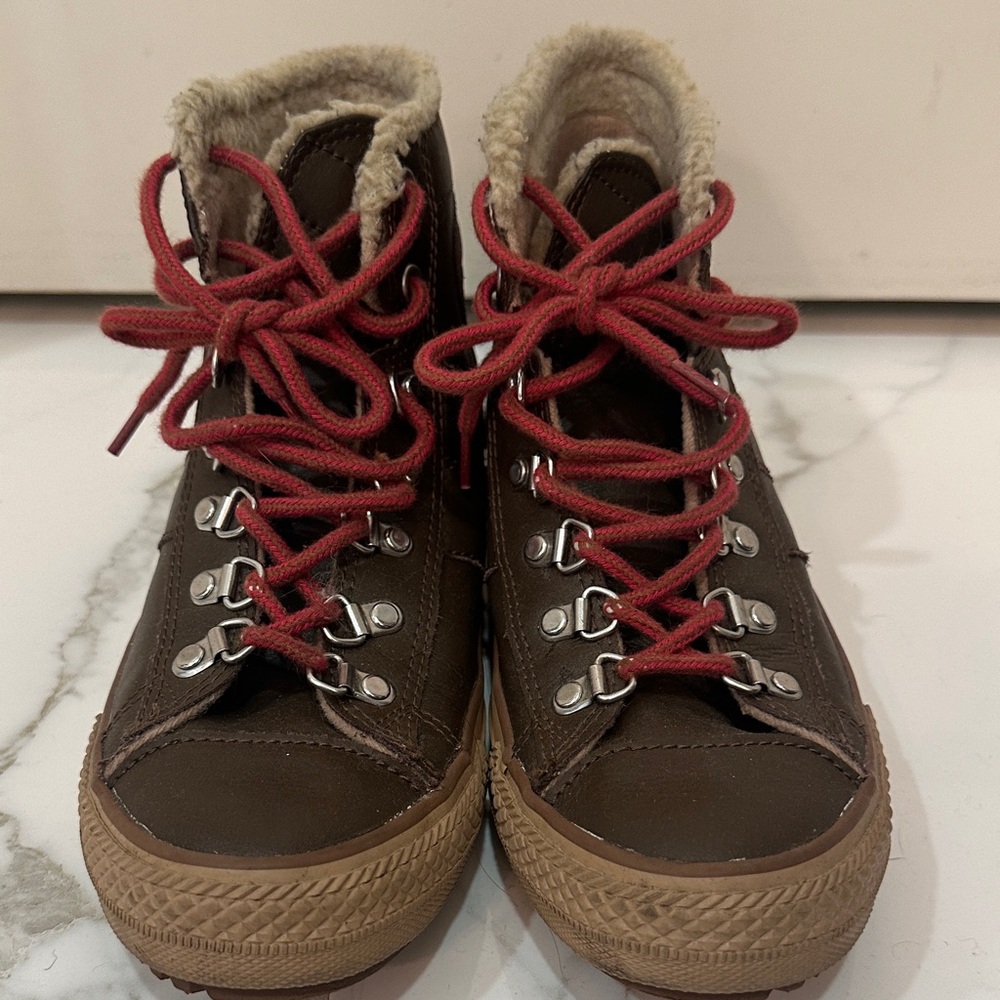 Brown High-Top Converse Size 5 Leather furl lined Chucks with Red Laces